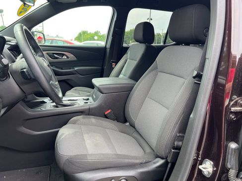 Used 2023 Chevrolet Traverse LT AWD/4WD image 17