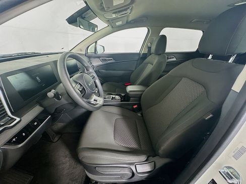 Used 2024 Kia Sportage LX image 13