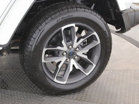 Used 2024 Jeep Wrangler Unlimited image 15