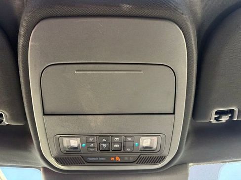 Used 2025 Ford Expedition Tremor AWD/4WD image 25