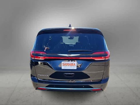 New 2026 Chrysler Pacifica Select FWD image 7