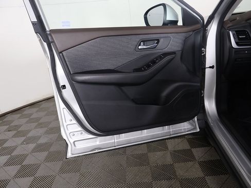 Used 2023 Nissan Rogue SV image 19