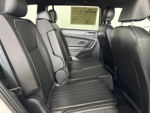 Used 2023 Volkswagen Tiguan SE R-Line FWD image 28