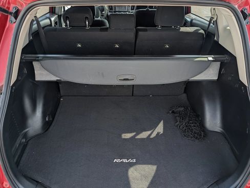 Used 2017 Toyota RAV4 LE w/ Carpet Mat Package image 32