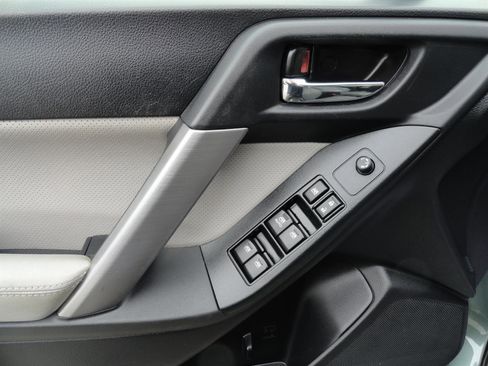 Used 2016 Subaru Forester 2.5i Limited image 10