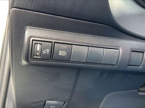 Used 2022 Toyota Corolla SE image 32