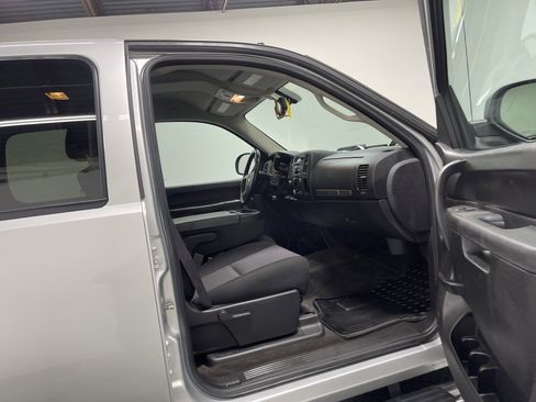 Used 2014 Chevrolet Silverado 2500 LT w/ Interior Plus Package image 25