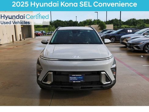 Certified 2025 Hyundai Kona SEL FWD image 3