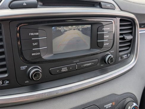 Used 2016 Kia Sorento EX image 22