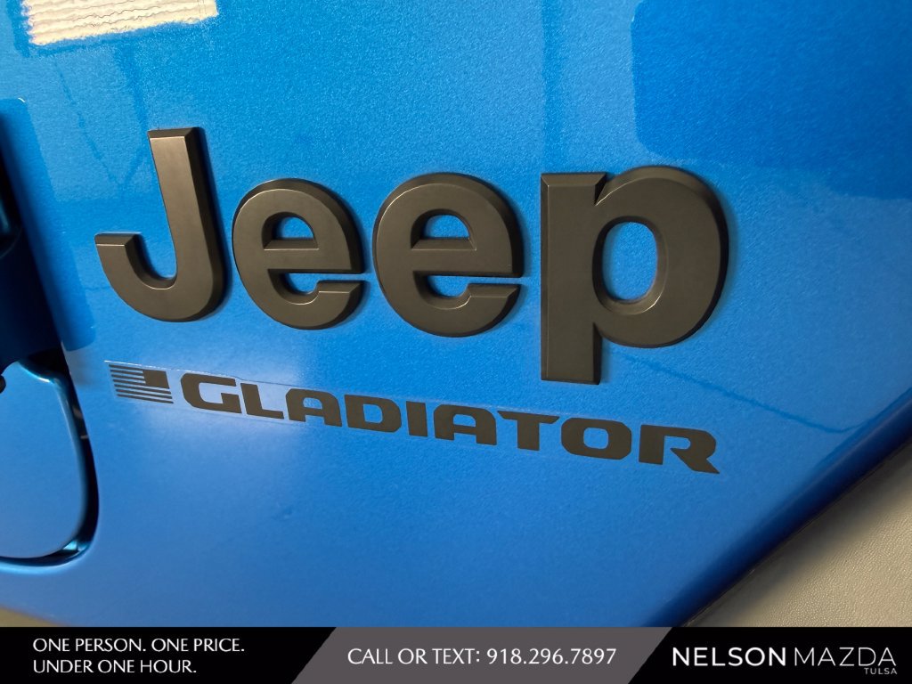 Used 2023 Jeep Gladiator Sport AWD/4WD image 15