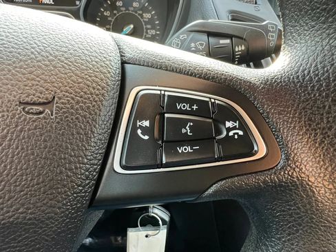 Used 2018 Ford Focus SE FWD image 22