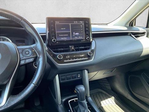 Used 2022 Toyota Corolla Cross LE w/ Moonroof Package FWD image 8
