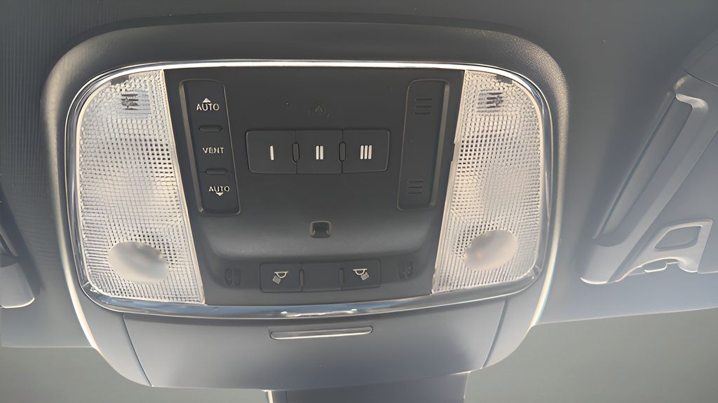 Used 2023 Dodge Charger Scat Pack w/ Plus Group RWD image 21