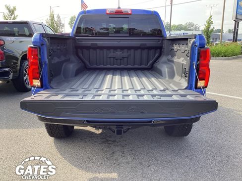 Used 2025 Chevrolet Colorado ZR2 w/ Technology Package AWD/4WD image 11