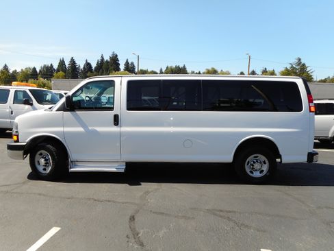 Used 2016 Chevrolet Express 3500 LT w/ LT Preferred Equipment Group image 2