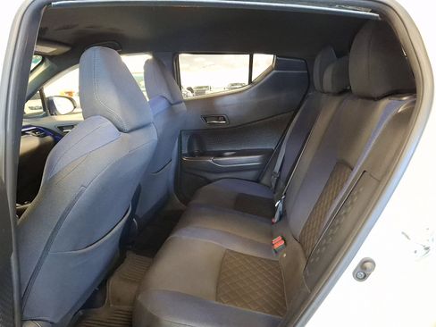Used 2021 Toyota C-HR XLE FWD image 10