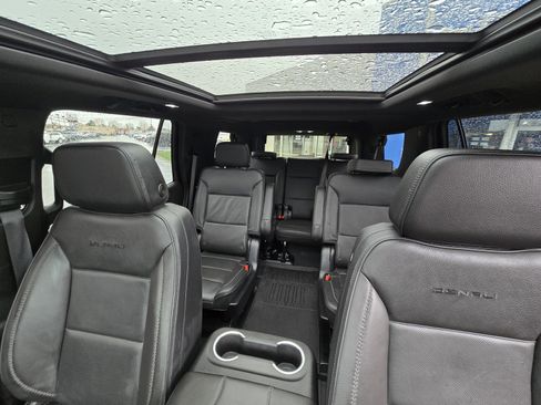 Used 2025 GMC Yukon Denali w/ Sun & Power Step Package image 14