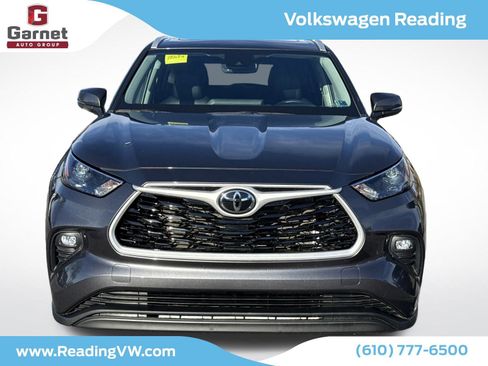 Used 2024 Toyota Highlander XLE image 8