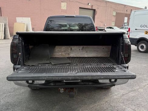 Used 2005 GMC Sierra 1500 SLE w/ Safe And Sound Package image 9