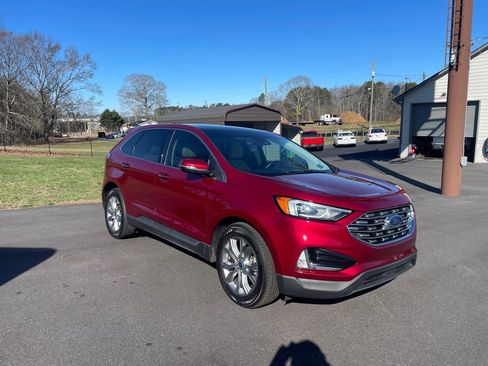 Used 2019 Ford Edge Titanium FWD image 7
