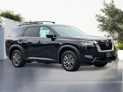 New 2025 Nissan Pathfinder SV