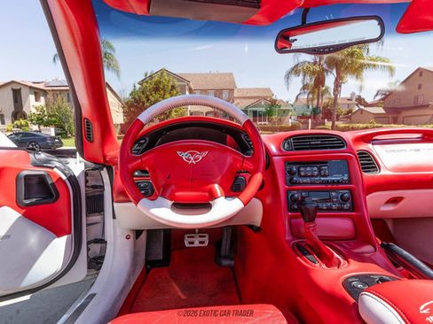 Used 2004 Chevrolet Corvette Convertible w/ Preferred Equipment Group RWD image 35