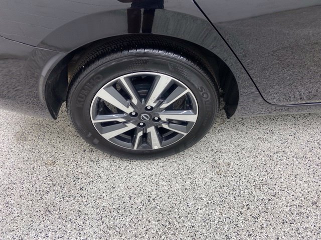 Used 2025 Nissan Versa SV FWD image 8
