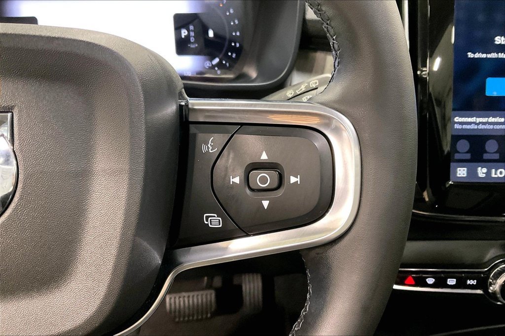Certified 2024 Volvo XC40 B5 Core AWD/4WD image 13