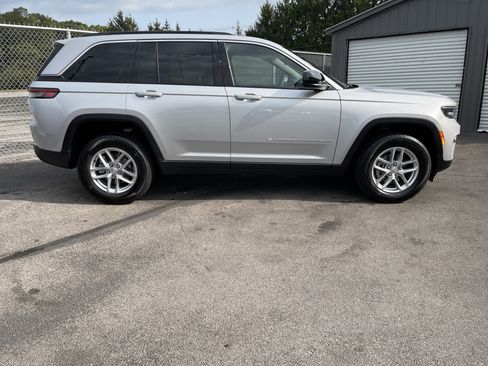 New 2025 Jeep Grand Cherokee Laredo X image 5