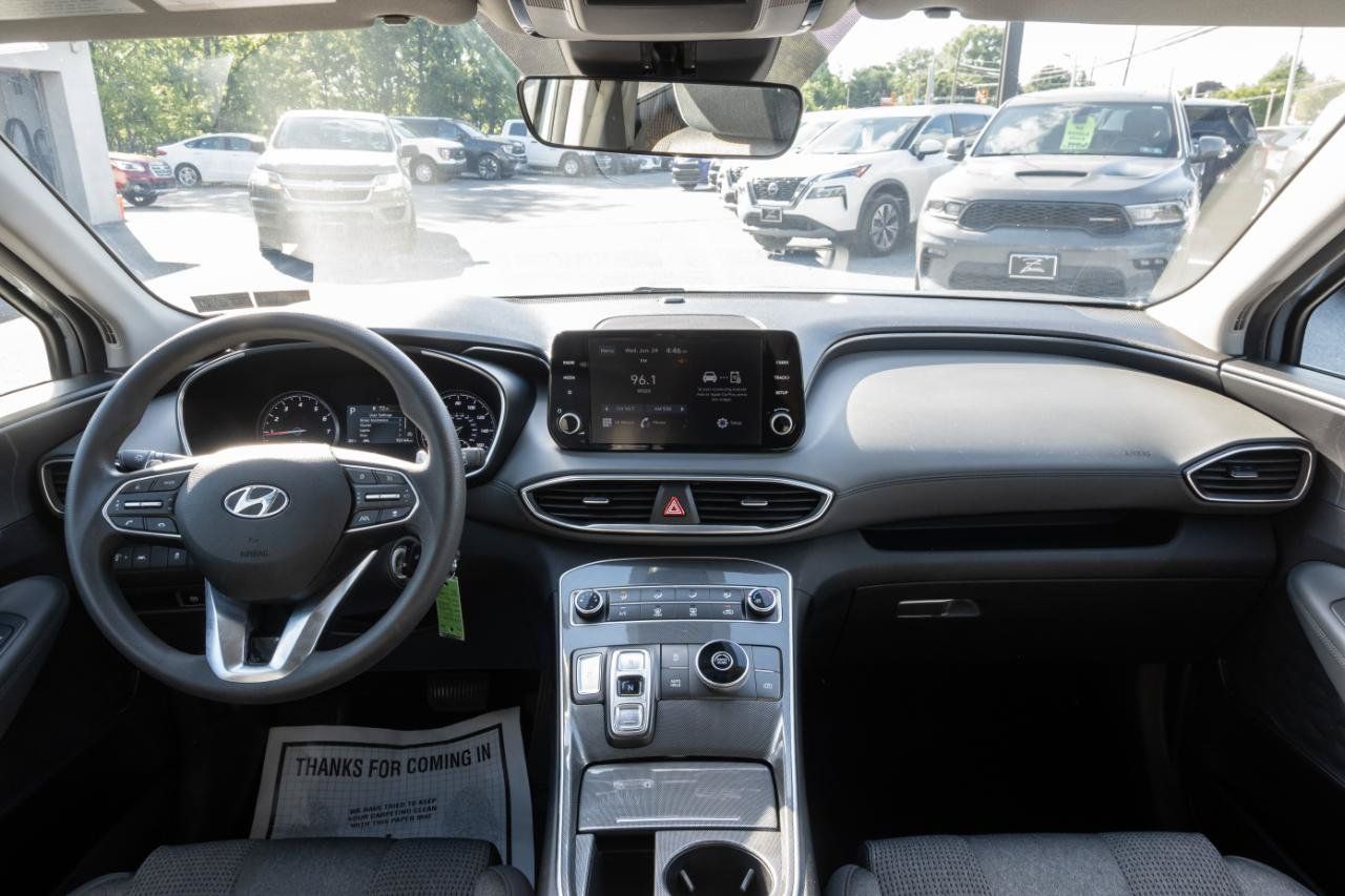Used 2021 Hyundai Santa Fe SE FWD image 18