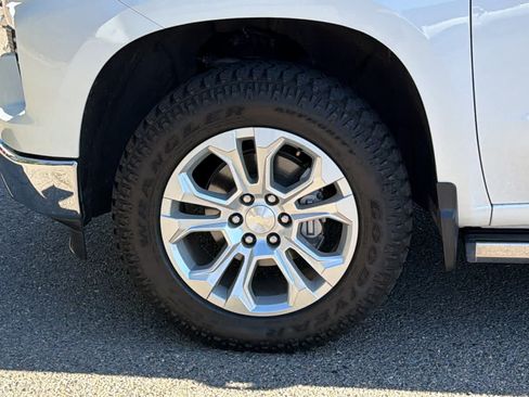 Used 2023 Chevrolet Silverado 1500 LTZ w/ Technology Package AWD/4WD image 9