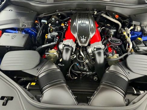 Used 2022 Maserati Levante Trofeo image 29