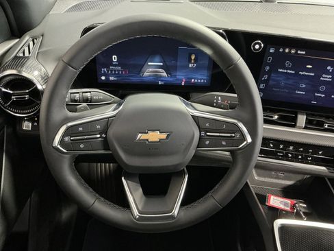 New 2026 Chevrolet Equinox LT FWD image 17