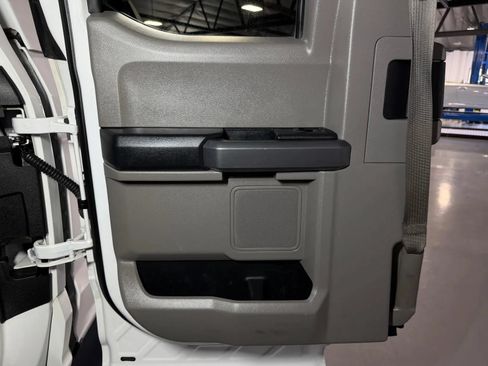 Used 2015 Ford F150 XLT w/ Equipment Group 302A Luxury AWD/4WD image 15
