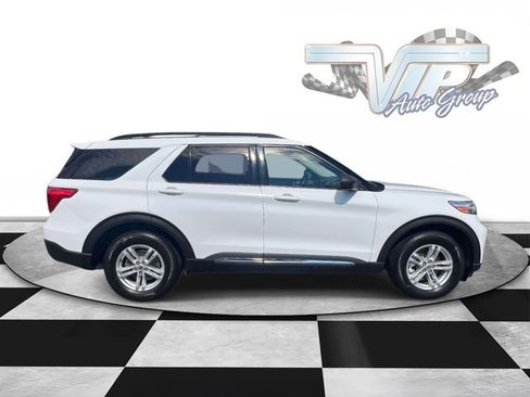 Used 2020 Ford Explorer XLT AWD/4WD image 5
