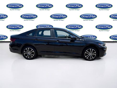 Used 2025 Volkswagen Jetta Sport FWD image 8