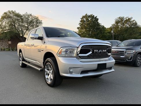Used 2017 RAM 1500 Limited RWD image 1