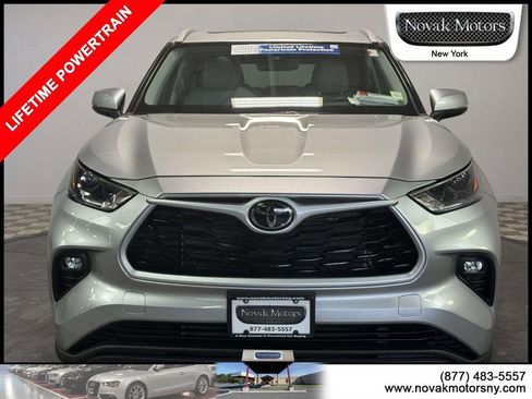 Used 2022 Toyota Highlander XLE image 2