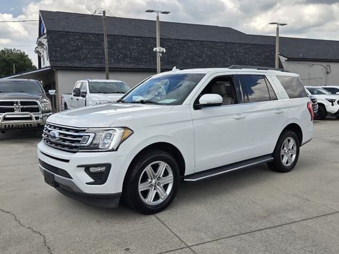 Used 2020 Ford Expedition XLT w/ Equipment Group 202A RWD image 3