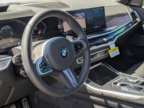 Used 2026 BMW X5 xDrive40i w/ M Sport Package image 3