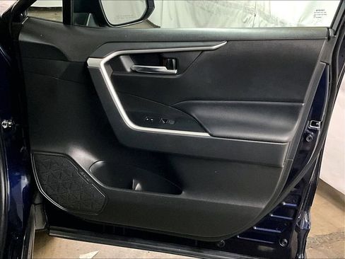 Certified 2022 Toyota RAV4 XLE w/ Convenience Package AWD/4WD image 12
