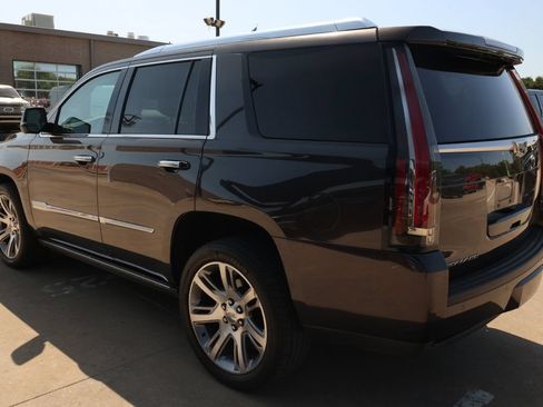 Used 2016 Cadillac Escalade Premium AWD/4WD image 7