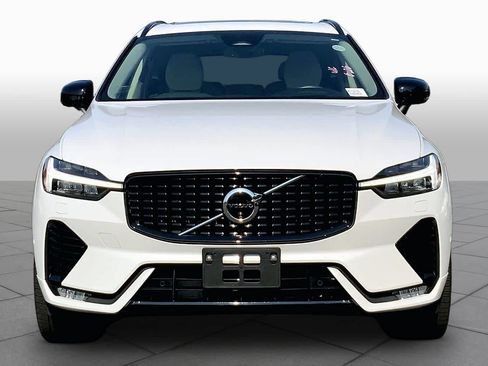 Used 2024 Volvo XC60 B5 Ultimate w/ Protection Package Premier AWD/4WD image 4