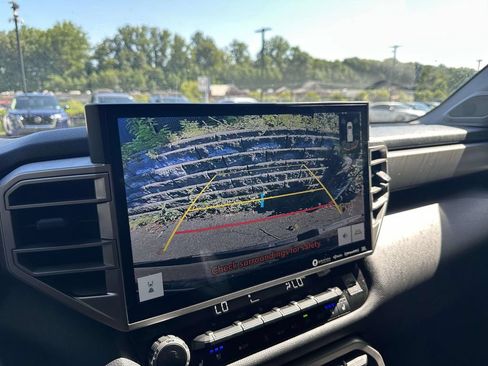 Used 2022 Toyota Tundra Limited w/ Power Package AWD/4WD image 21