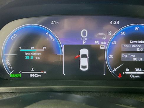 Used 2023 Toyota Crown Limited image 12