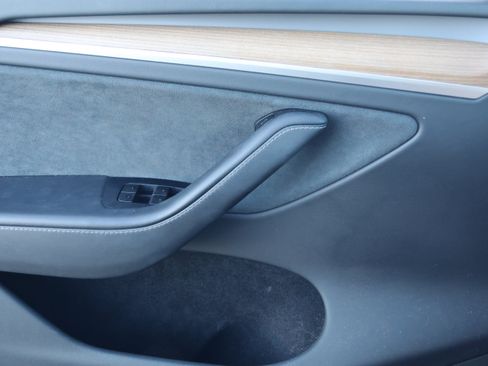 Used 2023 Tesla Model Y AWD image 12
