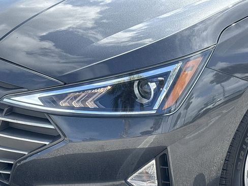 Used 2020 Hyundai Elantra SE image 6