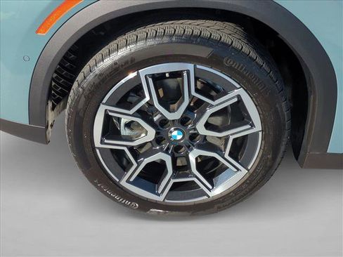 Certified 2025 BMW X2 xDrive28i w/ Technology Package AWD/4WD image 24