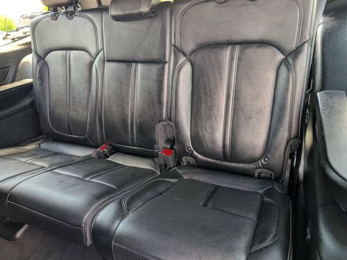 Used 2024 Jeep Wagoneer L Series II w/ Flexible Seating Group AWD/4WD image 17
