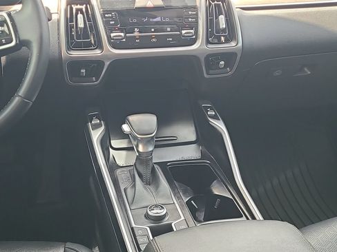 Used 2022 Kia Sorento EX w/ Panoramic Sunroof Package FWD image 15